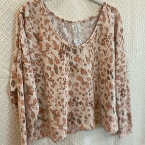 Sadie and Sage Long sleeve loose fitting/sweater. Lightweight. Pink/tan/brown. S